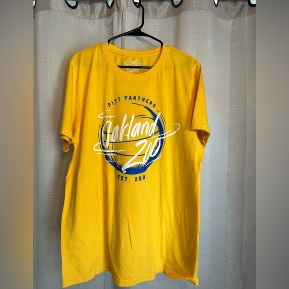 Pitt Panthers Oakland Zoo Basketball T-Shirt Yellow Mens XL Pitt University